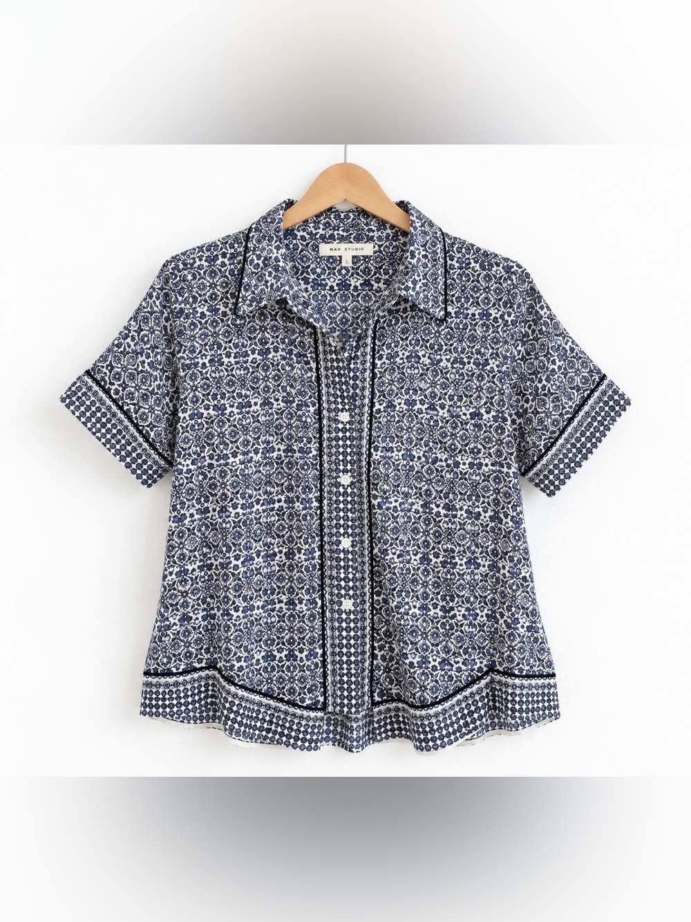 NWOT Max Studio Navy and White Short-Sleeve Printed Button-Down Shirt